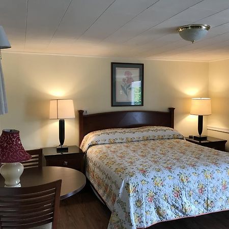 המפטון Royale Coach Motor Lodge מראה חיצוני תמונה