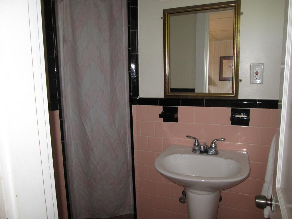 המפטון Royale Coach Motor Lodge חדר תמונה