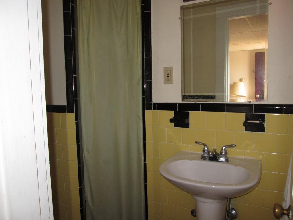 המפטון Royale Coach Motor Lodge חדר תמונה