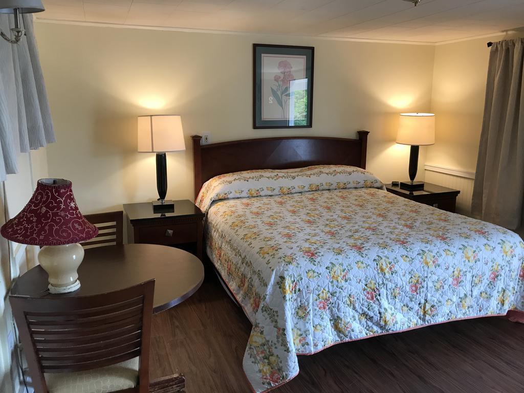 המפטון Royale Coach Motor Lodge מראה חיצוני תמונה