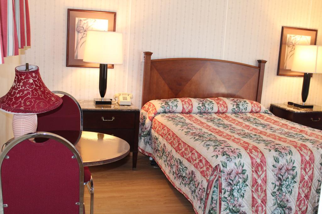 המפטון Royale Coach Motor Lodge מראה חיצוני תמונה